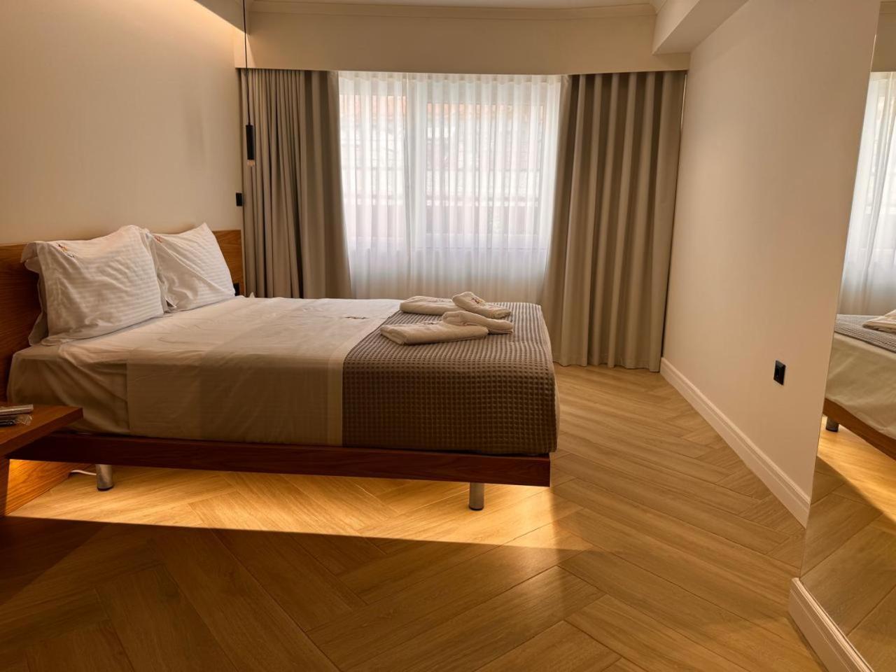 Апарт отель Triple A - Near Ermou Shopping Street - Family Hospitality - Free Parking! Афины Экстерьер фото