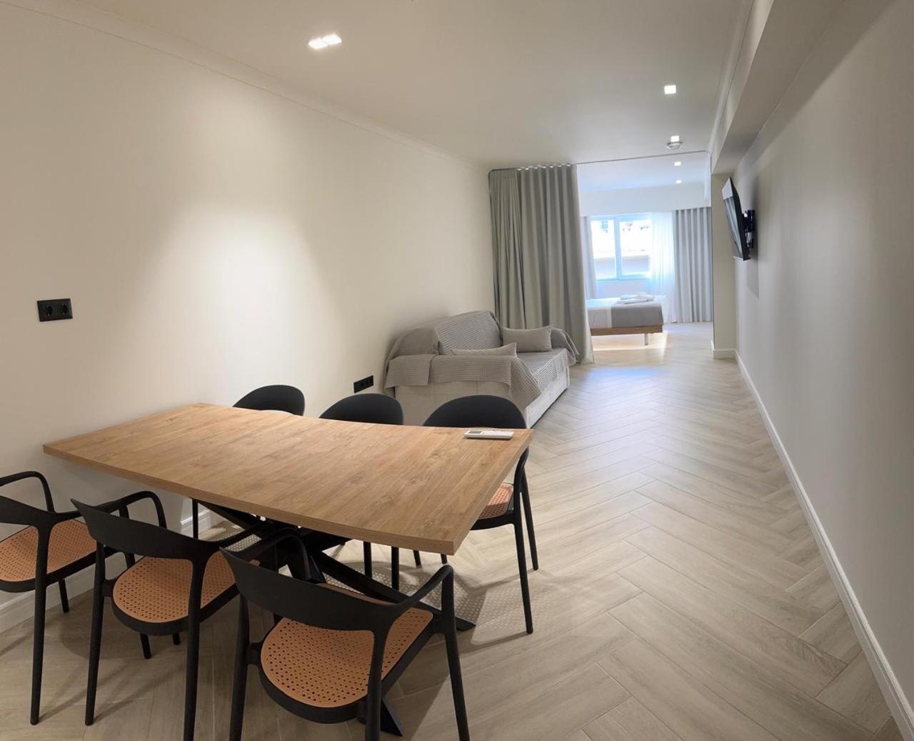 Апарт отель Triple A - Near Ermou Shopping Street - Family Hospitality - Free Parking! Афины Экстерьер фото