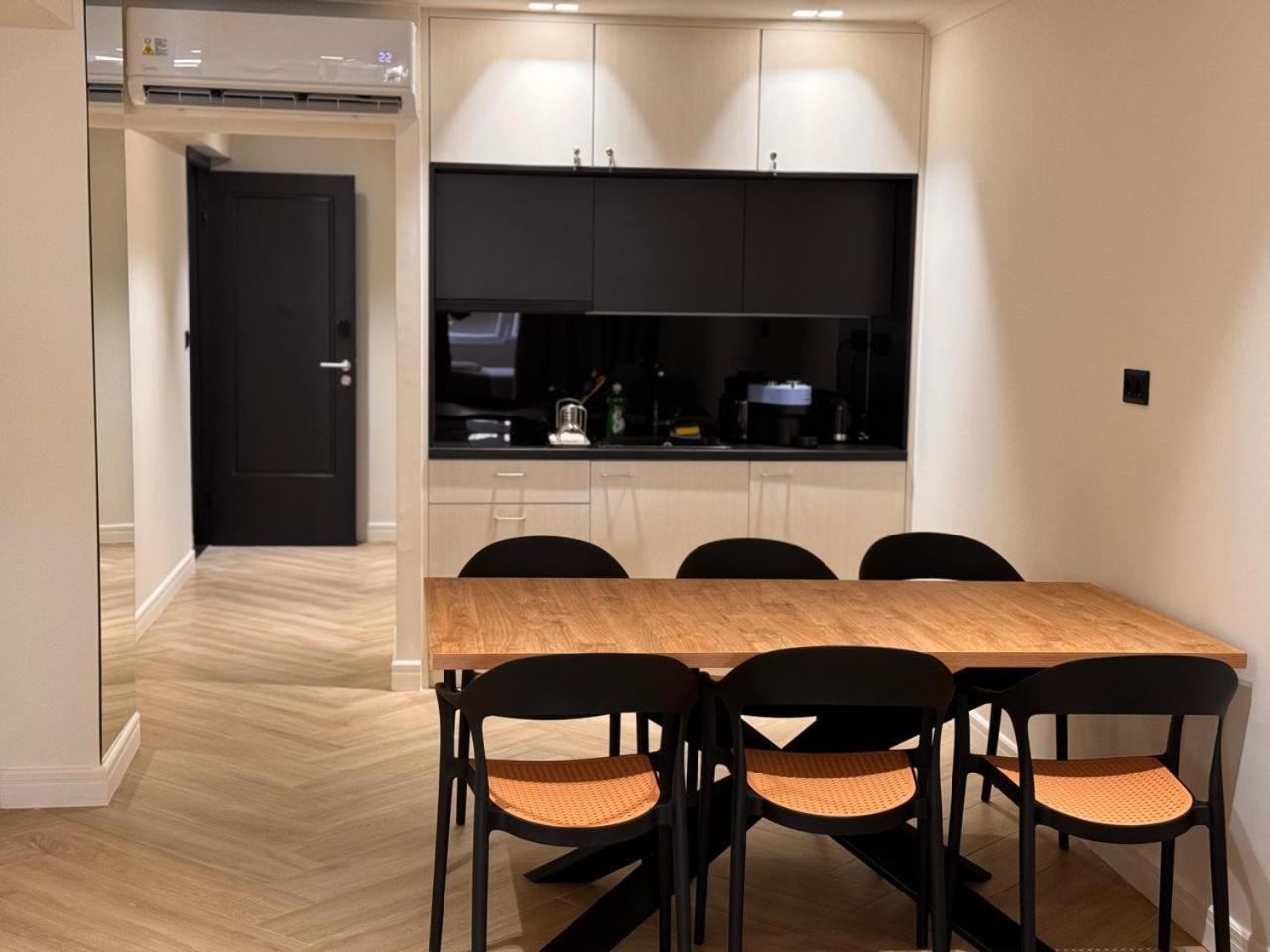 Апарт отель Triple A - Near Ermou Shopping Street - Family Hospitality - Free Parking! Афины Экстерьер фото