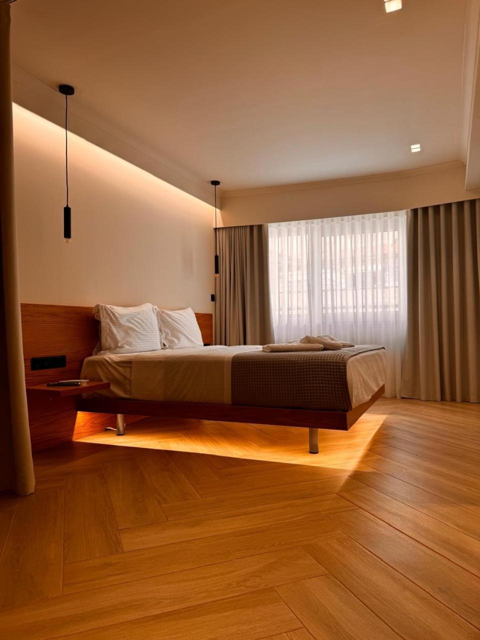 Апарт отель Triple A - Near Ermou Shopping Street - Family Hospitality - Free Parking! Афины Экстерьер фото