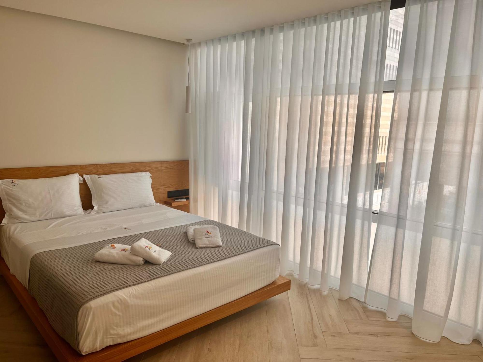 Апарт отель Triple A - Near Ermou Shopping Street - Family Hospitality - Free Parking! Афины Экстерьер фото